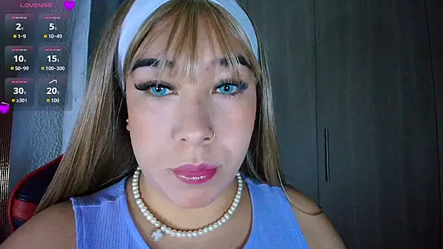 Snapshot of leahtemptation3 chatting on December 20, 2025, 1:52 am leahtemptation3 online show from December 20, 2025, 1:52 am