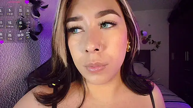 Snapshot of leahtemptation3 chatting on March 1, 2026, 11:38 pm leahtemptation3 online show from March 1, 2026, 11:38 pm