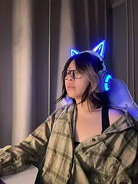 maydaykimmy online show from November 20, 2025, 9:15 pm