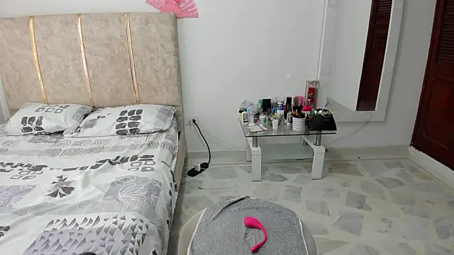 EnyelDavies online show from November 1, 2025, 3:50 pm