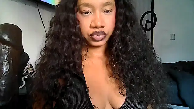 goddessdaisysky online show from April 28, 2026, 3:33 am