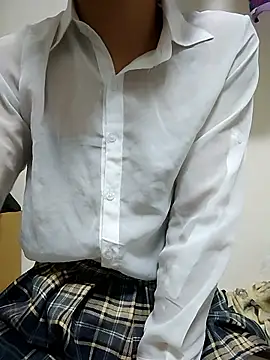 Snapshot of dmmsuzu95 chatting on January 8, 2026, 4:35 pm dmmsuzu95 online show from January 8, 2026, 4:35 pm