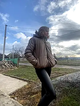 Anita-Smith online show from November 25, 2025, 9:31 am