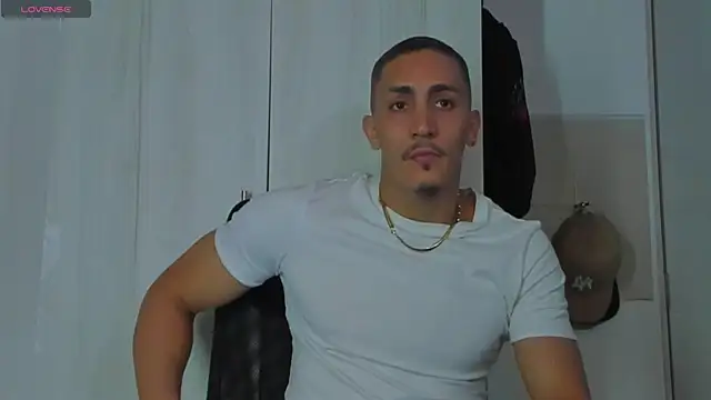 MikeRoss7777 online show from October 23, 2025, 10:19 pm