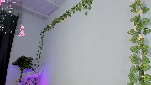 Snapshot of andrea_osorio_ chatting on February 11, 2026, 11:43 am andrea osorio online show from February 11, 2026, 11:43 am