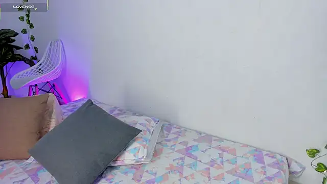 Snapshot of andrea_osorio_ chatting on February 10, 2026, 11:42 am andrea osorio online show from February 10, 2026, 11:42 am