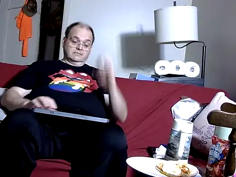 caressonnous online show from November 8, 2025, 1:14 pm