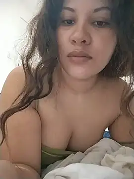 Yara0k online show from October 29, 2025, 7:40 am