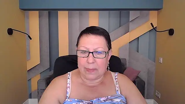 BarbaraTurners online show from September 12, 2025, 6:29 pm