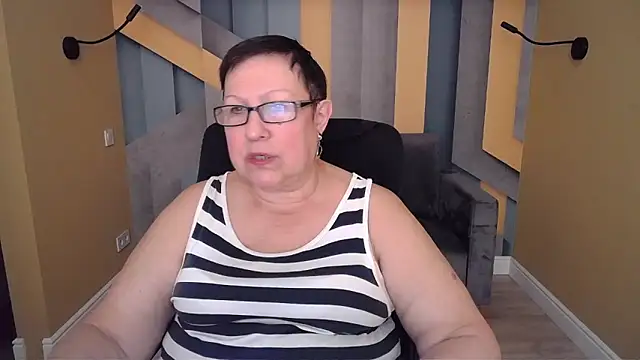 BarbaraTurners online show from November 28, 2025, 7:25 pm