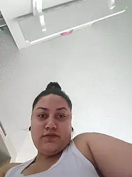 honeeyyy pot online show from March 1, 2025, 2:04 am