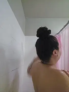 honeeyyy pot online show from October 25, 2025, 7:07 am