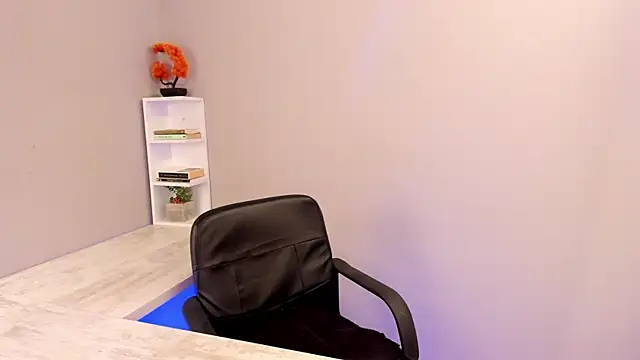 Snapshot of bulma_bambina_ chatting on November 15, 2025, 12:09 pm bulma bambina online show from November 15, 2025, 12:09 pm