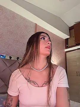 Snapshot of Arianavillada chatting on February 12, 2026, 3:39 am Arianavillada online show from February 12, 2026, 3:39 am