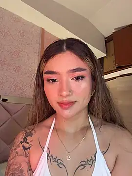 Snapshot of Arianavillada chatting on February 5, 2026, 3:35 am Arianavillada online show from February 5, 2026, 3:35 am