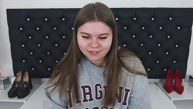 Snapshot of AbbyPleasure chatting on February 26, 2025, 9:33 am AbbyPleasure online show from February 26, 2025, 9:33 am