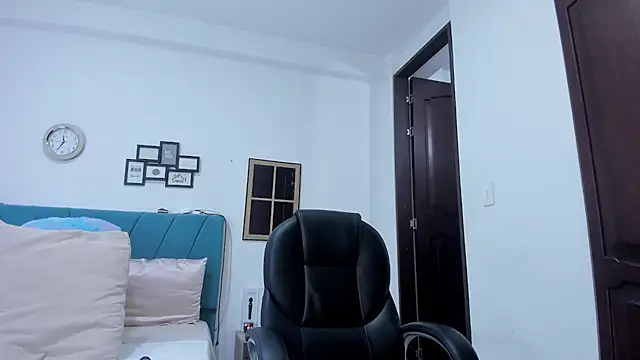 kamila lopez online show from November 30, 2025, 7:03 pm