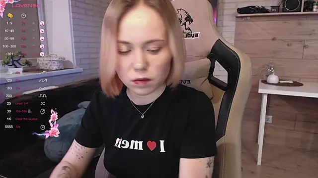 lucy mirror online show from October 13, 2025, 9:16 pm