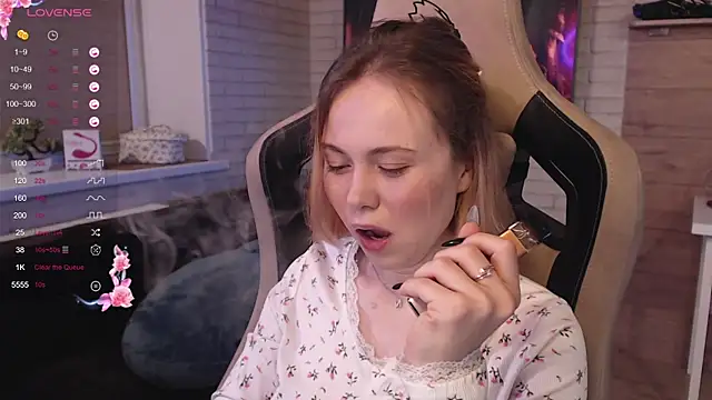 lucy mirror online show from October 9, 2025, 8:53 pm