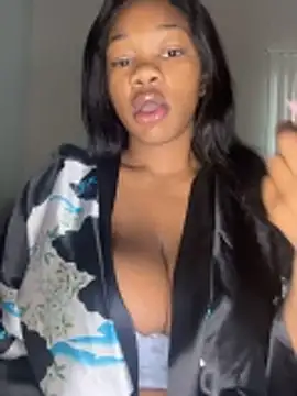 CharismaaBanx online show from April 12, 2026, 3:04 pm