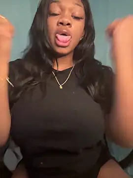 CharismaaBanx online show from January 10, 2025, 8:07 am