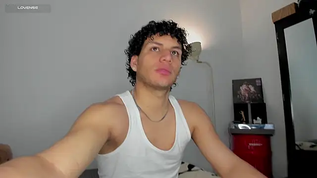 Curlblue online show from October 17, 2025, 6:39 am