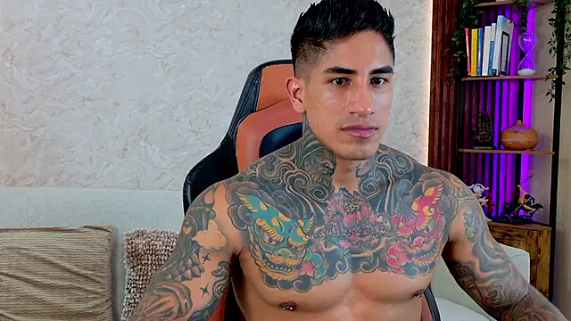 Snapshot of AdanReilly chatting on March 4, 2026, 7:10 pm AdanReilly online show from March 4, 2026, 7:10 pm