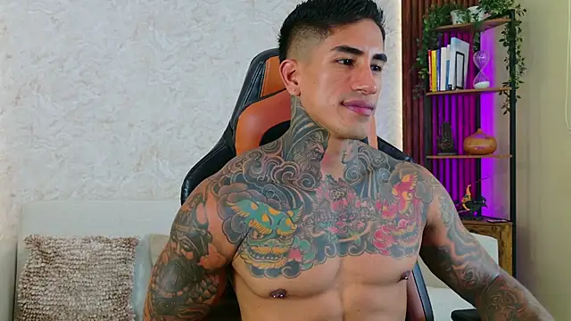 Snapshot of AdanReilly chatting on October 25, 2025, 2:50 pm AdanReilly online show from October 25, 2025, 2:50 pm