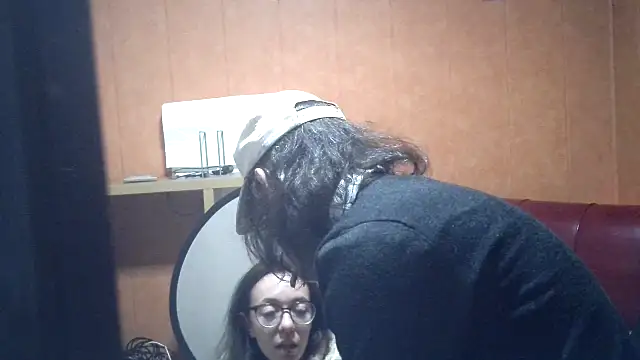 Lia Y PatrickX online show from November 22, 2025, 10:58 am