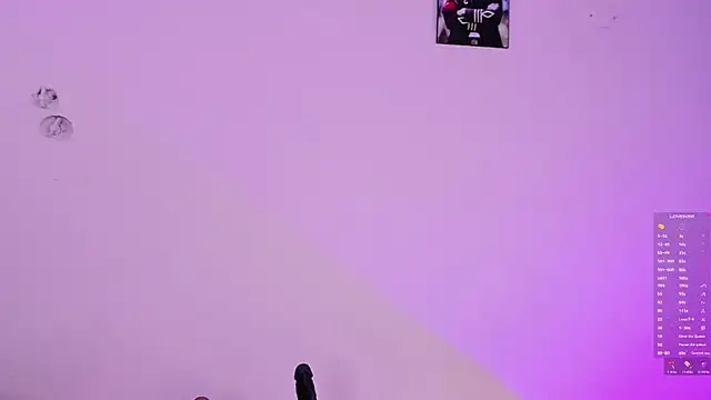 Snapshot of Maggie_1 chatting on December 2, 2025, 12:11 am Maggie 1 online show from December 2, 2025, 12:11 am