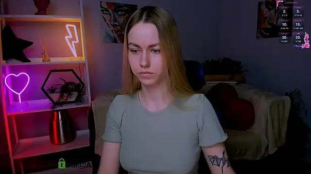 scarlet mooore online show from March 10, 2025, 8:12 pm