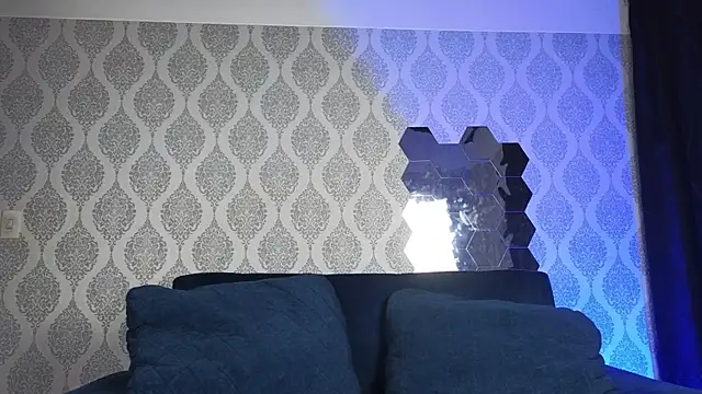 The slim boyss online show from March 17, 2025, 6:21 pm