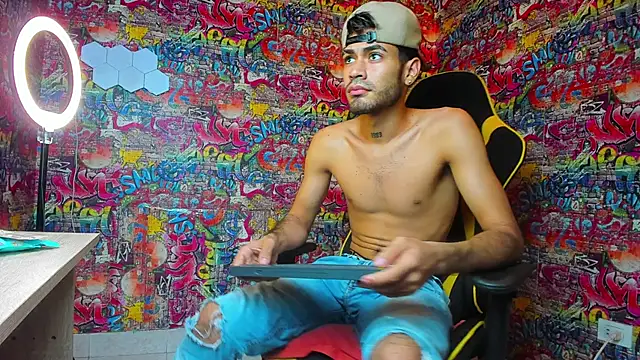 The slim boyss online show from March 21, 2025, 2:50 am