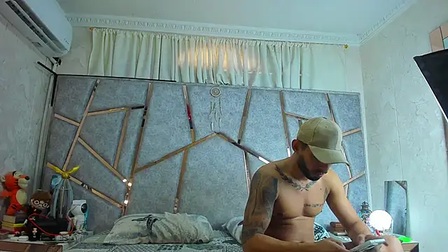 The slim boyss online show from March 14, 2025, 7:44 pm