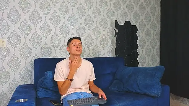 The slim boyss online show from March 10, 2025, 1:10 pm