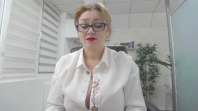 Snapshot of LadyJeen chatting on January 17, 2026, 6:28 am LadyJeen online show from January 17, 2026, 6:28 am