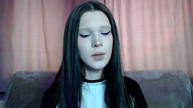 Snapshot of Sexpired_Princess chatting on February 27, 2025, 6:35 am Sexpired Princess online show from February 27, 2025, 6:35 am