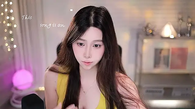 Snapshot of SleepArtist chatting on May 21, 2026, 3:42 pm SleepArtist online show from May 21, 2026, 3:42 pm