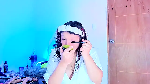 Emily Coper18 online show from May 15, 2026, 2:15 pm