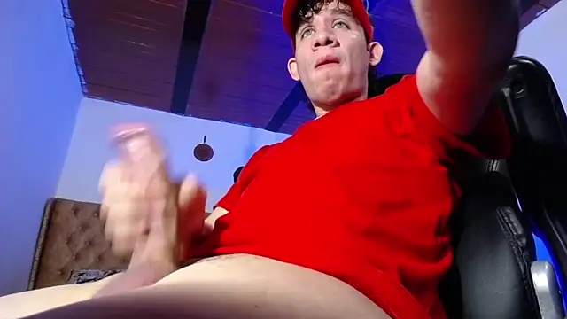 cute eidenx online show from November 9, 2025, 7:12 am