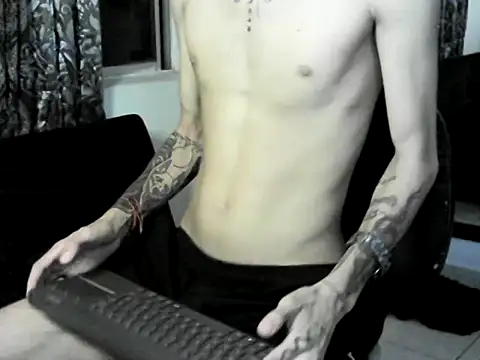 Snapshot of im_liam20 chatting on February 26, 2025, 1:03 am im liam20 online show from February 26, 2025, 1:03 am