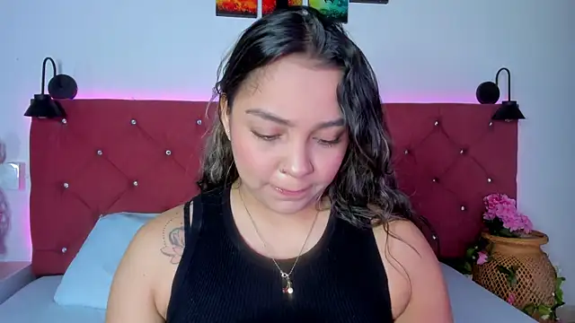 Abril Gomez06 online show from November 18, 2025, 7:39 pm