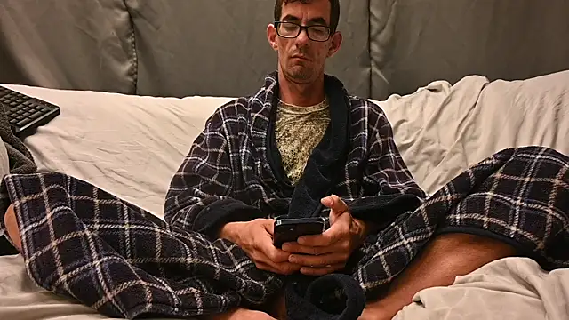 joeiandola online show from October 6, 2025, 4:41 pm