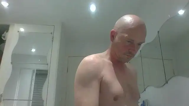 mrtickle0025 online show from November 5, 2025, 9:23 am