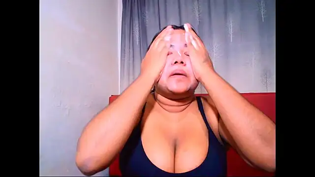 Indian Lola00 online show from November 6, 2025, 4:55 pm