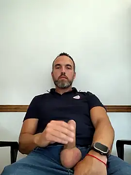 leon3875 online show from February 2, 2026, 3:22 pm