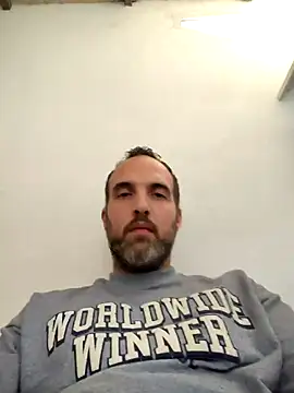 leon3875 online show from November 3, 2025, 3:48 pm