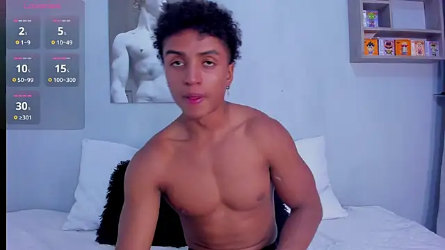 Snapshot of MagnusKing_ chatting on October 22, 2025, 12:10 am MagnusKing online show from October 22, 2025, 12:10 am