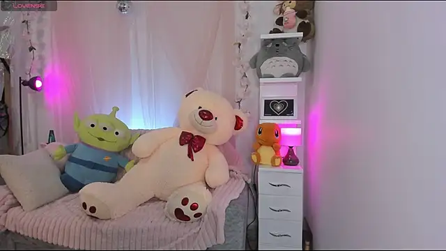Snapshot of _dayana_miler chatting on July 13, 2026, 3:22 pm dayana miler online show from July 13, 2026, 3:22 pm