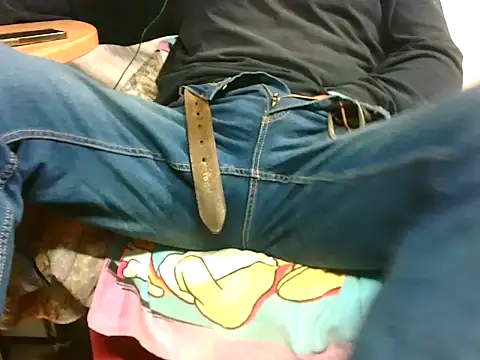 Snapshot of Giulio35_Pika chatting on October 29, 2025, 3:44 pm Giulio35 Pika online show from October 29, 2025, 3:44 pm